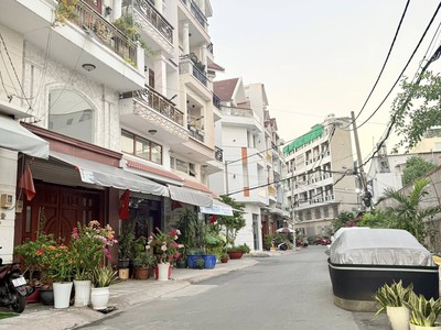 TÂN BÌNH - HÀNG XÓM SÂN BAY - xe hơi đỗ cửa, 65m2 x 5 tầng BTCT, khu phân lô, 8. Tỷ. 0