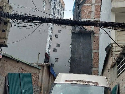 Bán đất Hồ Tùng Mậu, đẹp nhất phố, 92m2, MT4m, ô tô 16 chỗ vào nhà, giá 23 tỷ 0