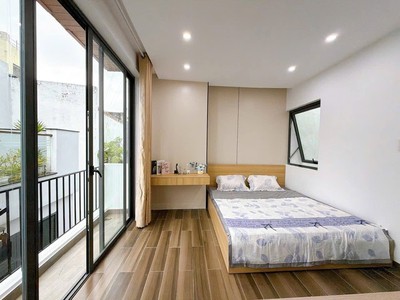 Lô góc gần Nguyễn Hoàng, Ô tô đậu 20m, 3 mê hiện đại 2