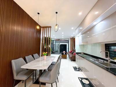 Lô góc gần Nguyễn Hoàng, Ô tô đậu 20m, 3 mê hiện đại 13