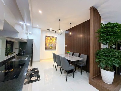Lô góc gần Nguyễn Hoàng, Ô tô đậu 20m, 3 mê hiện đại 0