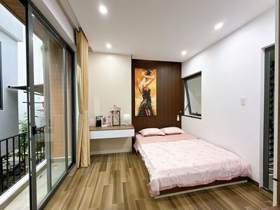 Lô góc gần Nguyễn Hoàng, Ô tô đậu 20m, 3 mê hiện đại 6