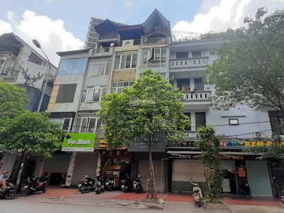 Cho thuê mặt tiền 3m   tầng 1 s40m2 tại số 04 phố nguyễn...