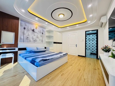 ngay phạm văn đồng - 5 tầng btct - 33m2 - 5 tới sân bay - công viên gia định - sổ vuông a4 - 3