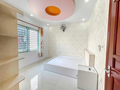 Bán Nhà Nở Hậu 5 Mặt Tiền Đường Nguyễn Oanh  -Hà Huy Giáp -8 Phòng ngủ,8 wc 0