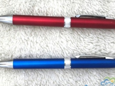 Bút Bi Làm Quà Tặng 4