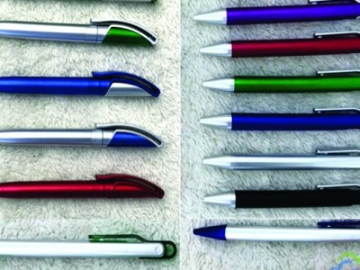 Bút Bi Làm Quà Tặng 0