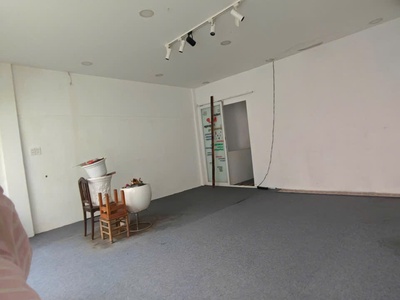 Cho thuê văn phòng nguyên hồng, p.11, 50m2, 2 phòng   1 wc, 9tr 1