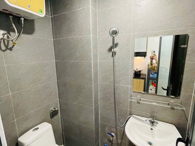 Cho thuê ccmn đẹp cửa sổ thoáng trần đại nghĩa , hai bà trưng 4