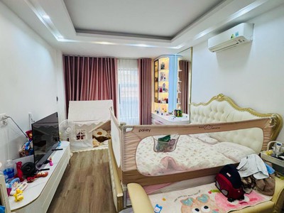 Bán nhà 6 tầng phố tôn đức thắng, đống đa, ô tô vào nhà, dân xây, 40m, nhình 16 tỷ 3