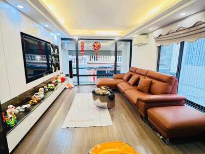 Bán nhà 6 tầng phố tôn đức thắng, đống đa, ô tô vào nhà, dân xây, 40m, nhình 16 tỷ 2