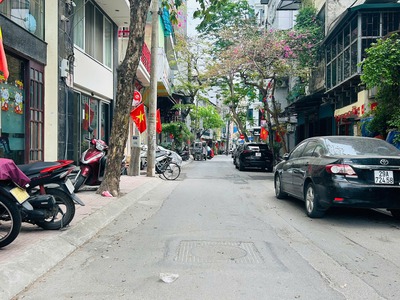 Bán nhà phố đội cấn, ba đình, gần phố, dân xây, sẵn nội thất, 42m, 5 tầng, 11.5 tỷ 0