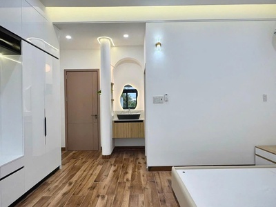 Nhà mặt phố to tổ bố 11