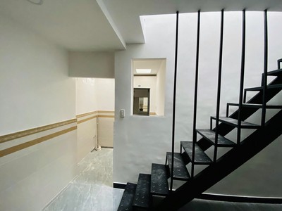 Cho thuê nhà nguyên căn Tô Ngọc Vân P.Linh Đông Thủ Đức 70m  1 trệt 1 lửng 3PN2WC có sân giá 9tr/thá 3