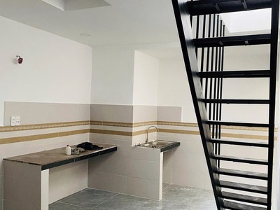 Cho thuê nhà nguyên căn Tô Ngọc Vân P.Linh Đông Thủ Đức 70m  1 trệt 1 lửng 3PN2WC có sân giá 9tr/thá 7