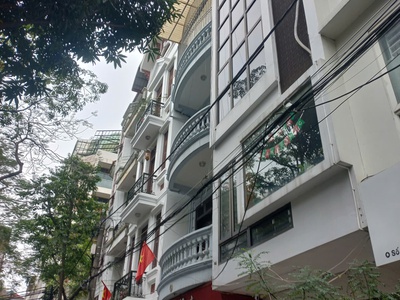 Cho thuê nhà phân lô phố đỗ quang giá 28 tr/tháng 2