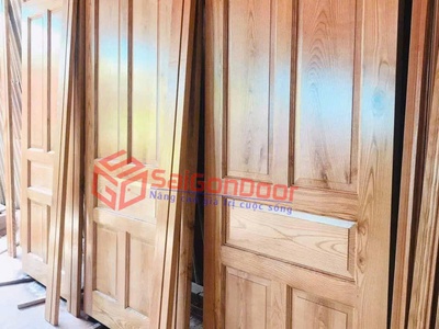Cửa gỗ tựu nhiên sang trọng từ chất đẹp theo năm tháng 1