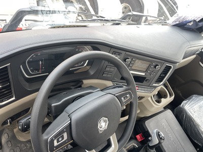 Xe đầu kéo Shacman H3000S máy 400hp Weichai tiết kiệm nhiên liệu vượt trội 2