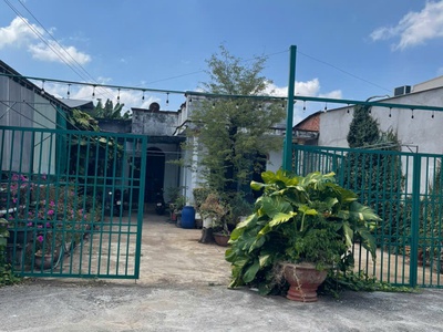 Bán siêu phẩm nhà và đất mặt tiền đường nhựa đẹp 0