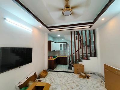 Bán Nhà Nguyễn Văn Cừ, Long Biên 32m2, 5T, chỉ 6,95 tỷ. Hiếm Có Khó Tìm. 0
