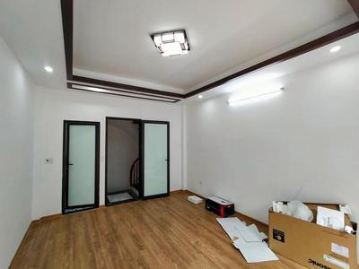 Bán Nhà Nguyễn Văn Cừ, Long Biên 32m2, 5T, chỉ 6,95 tỷ. Hiếm Có Khó Tìm. 1