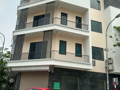 Cho thuê căn góc đối diện tòa án TP Vĩnh Yên, Vĩnh Phúc. Giá 15 triệu/ tháng 1