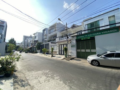 Đất Trống 12,2x18m đường số Phường Tân Quy Q7. giá 40 tỷ 0