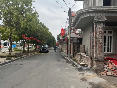 Hơn 40tr/m    sở hữu ngay lô đất xinh, đường nhựa ô tô vào tận nơi  diện tích: 79m    mặt tiền 5m 0