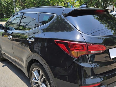 Cần bán Hyundai SantaFe 2018, máy dầu, bản 2.2L đặc biệt 4WD, màu đen, 7 chỗ. 5