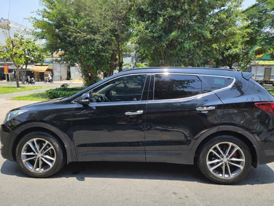 Cần bán Hyundai SantaFe 2018, máy dầu, bản 2.2L đặc biệt 4WD, màu đen, 7 chỗ. 7