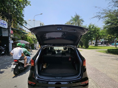 Cần bán Hyundai SantaFe 2018, máy dầu, bản 2.2L đặc biệt 4WD, màu đen, 7 chỗ. 9