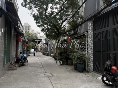 Giáp tên lửa, hẻm xe hơi thông, nhà mới 3 tầng 4m x 14,5m,gần aeon mall sát quận 6, nhỉnh nhẹ 6 tỷ. 0