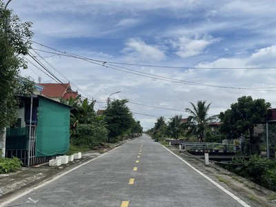 - Mặt đường TRUNG NGHĨA, NAM ĐỒ SƠN chỉ hơn 1 tỉ 0