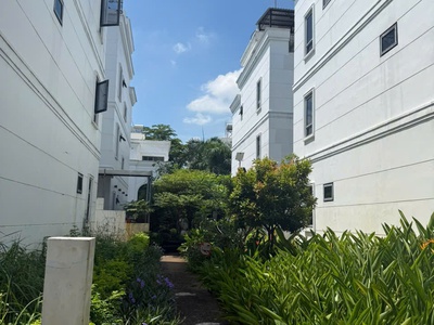 Chính chủ cần bán nhà phố sim city q9 3