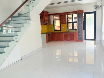 Chính chủ cần bán nhà phố sim city q9 4