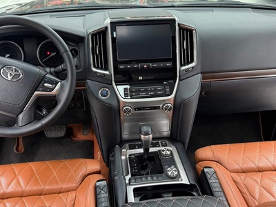 Bán Toyota Land Cruiser 4.6 V8 sản xuất 2020, 4 ghế VIP. 8