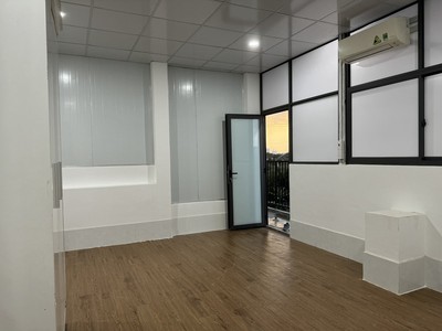 4tr  Cho thuê phòng trọ gần Chung cư 4S Linh Đông   35m , ban công   máy lạnh 5