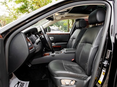 Bán Rolls Royce Ghost 2010 màu đen, chất lượng còn rất mới 7
