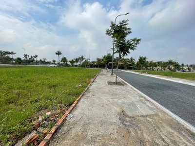 Đất Nền Ngay Trung Tâm Hành Chính Thủ Thừa Chỉ Hơn 18triệu/m, Sổ Hồng 2
