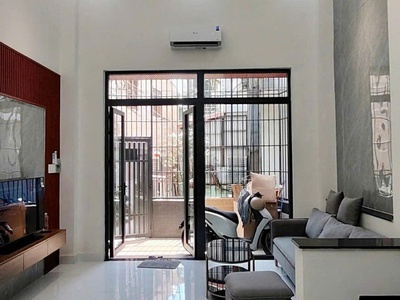 Giáp quận 1 - bạch đằng - bình thạnh - 2pn lớn - hẻm thông - gấp bán - nhà chính chủ - 4.8 tỷ - tl 3