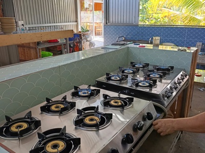 Bếp Gas 6 Lò Khè Kiềng Gang IKURA 2