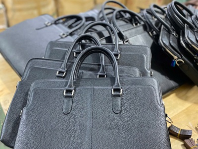 Xưởng chuyên sản xuất CẶP DA THẬT, DA PU cho ĐẠI HỘI CHI BỘ - VAT đầy đủ - Nhận đơn SL ít 3