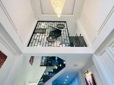 Ô tô 4 chỗ đỗ cửa 0