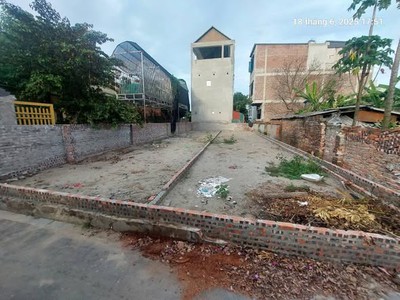 Cần bán nhanh đất bắc hồng, 180m2, mt9m, 8.8 tỷ, full thổ, xe con, đông anh. 0