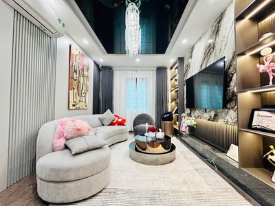 Ô tô 4 chỗ đỗ cửa 2