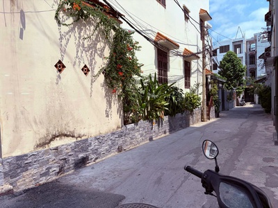  đất nơ trang long   ngang 7m x 20    18.6 tỷ, đang làm dãy trọ tiện xây 1