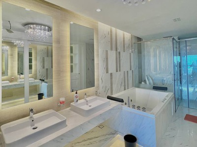 Cho thuê căn hộ Vincom Đồng Khởi Q.1 - 3PN 2WC giá thuê 70 triệu/tháng 2