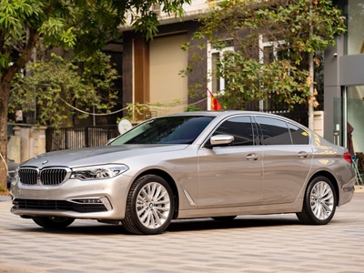 Bán BMW 530i Luxury Line 2019, màu vàng, nhập khẩu, xe còn cực mới 0