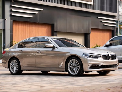 Bán BMW 530i Luxury Line 2019, màu vàng, nhập khẩu, xe còn cực mới 2