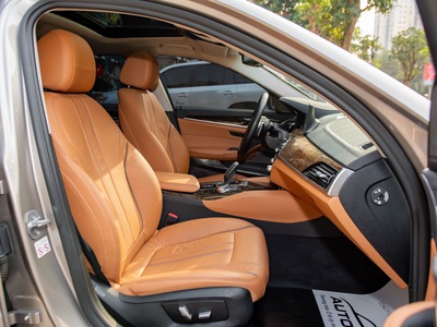 Bán BMW 530i Luxury Line 2019, màu vàng, nhập khẩu, xe còn cực mới 6